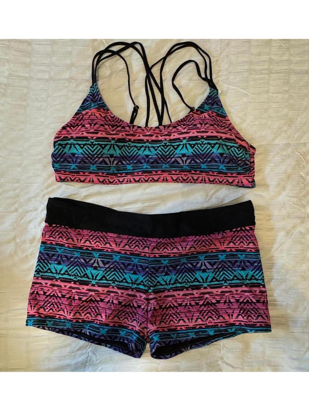 Women's Two-Piece Swimwear Set with Geometric Pattern - Size XXL